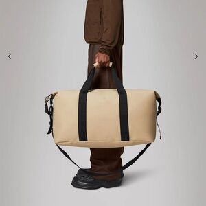 Hilo Weekend Bag Large NWT in Khaki